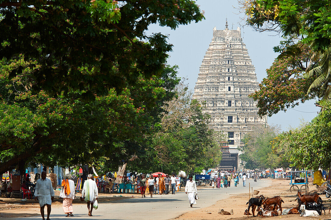 Virupaksha-Tempel, Hampi Bazar, Hampi, Karnataka, Indien