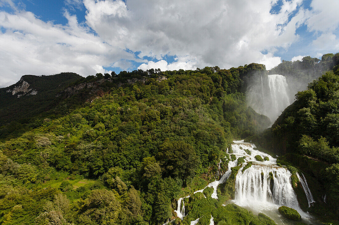 Cascata delle Marmore, Wasserfall, höchster von Menschen geschaffener Wassererfall, Römisch, bei Terni, Tal der Nera, Fluss, Valnerina, Franziskus von Assisi, Via Francigena di San Francesco, Franziskusweg, Provinz Terni, Umbrien, Italien, Europa