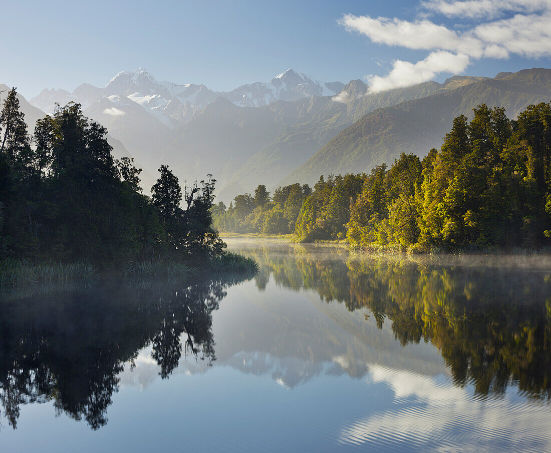 Lake Matheson mit Mount Cook im Hintergrund, West Coast, Südinsel, Neuseeland
