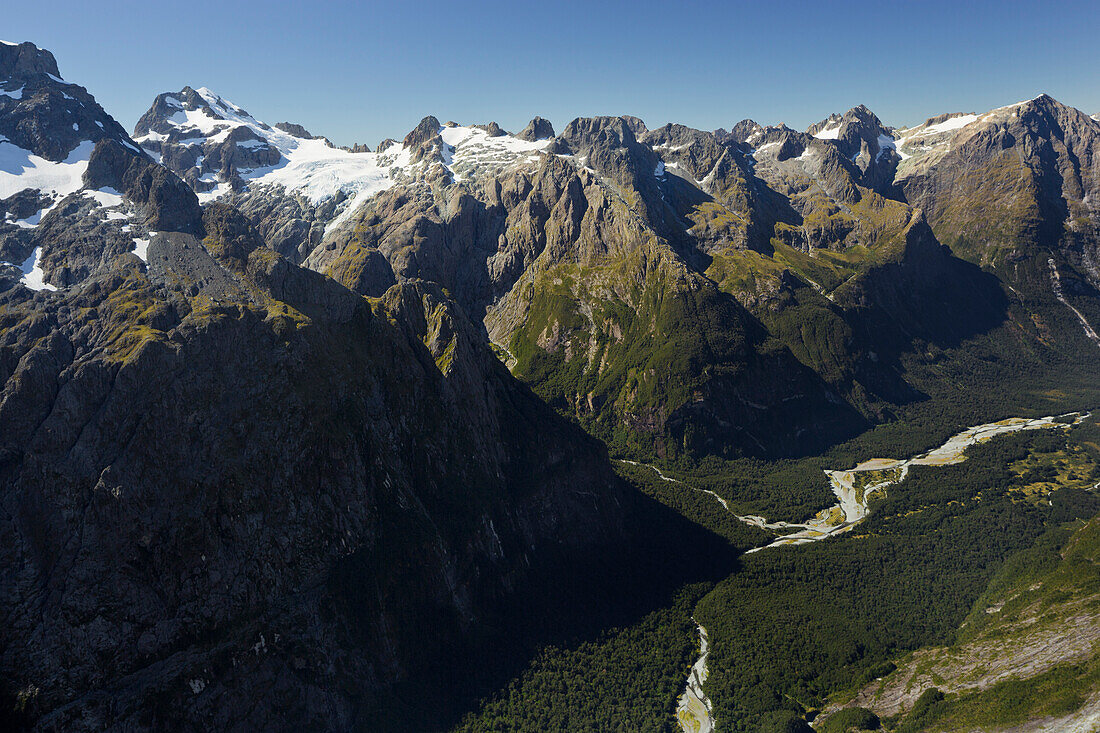 Tutoko River and valley, Fiordland National Park, Southern Alps, Southland, South Island, New Zealand