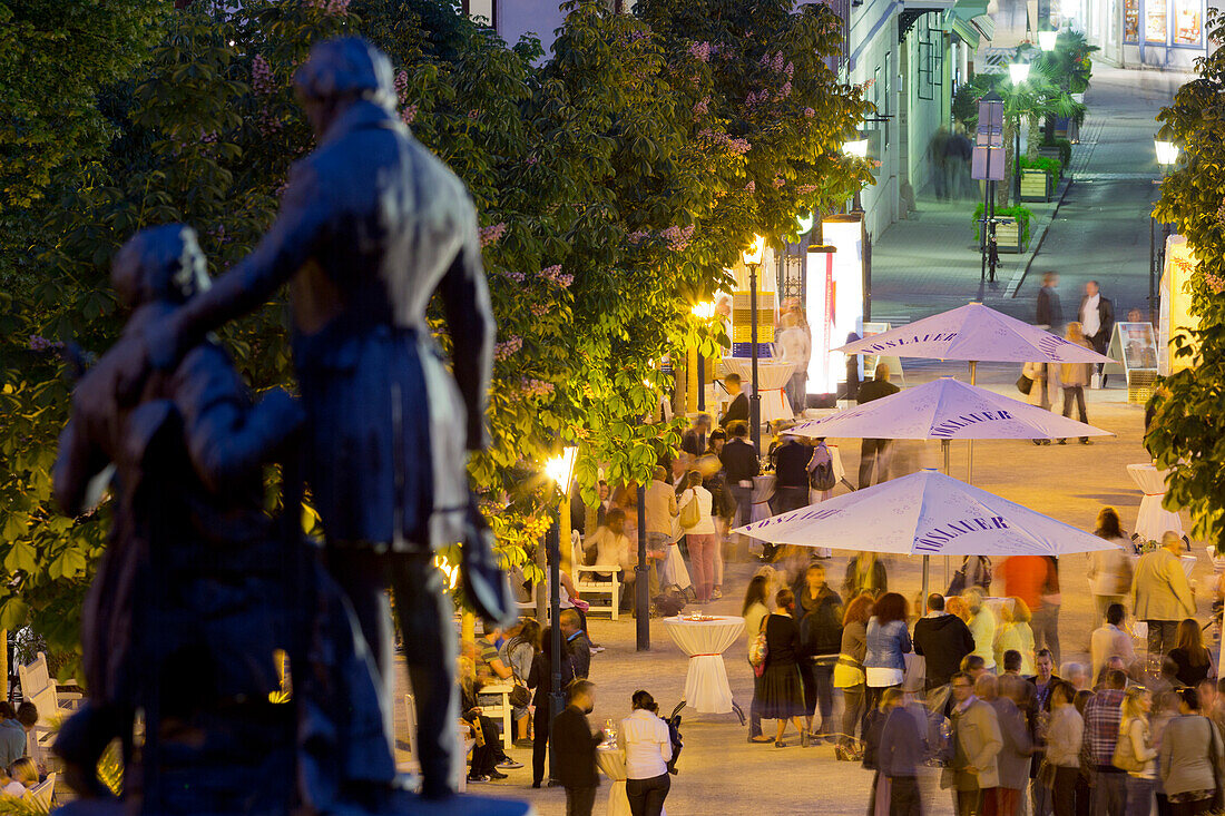 Lanner and Strauss statue, Wine festival … – License image – 70469895 ❘  lookphotos