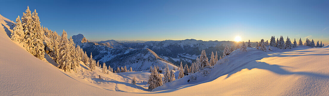 Winterlandschaft vor Wendelstein, Spitzinggebiet und Mangfallgebirge, Breitenstein, Bayerische Voralpen, Oberbayern, Bayern, Deutschland