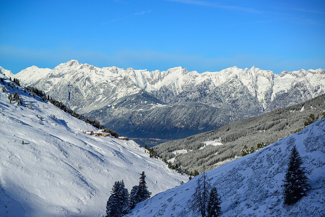 Blick vom Gilfert über Inntal zum Karwendel, Gilfert, Tuxer Alpen, Tirol, Österreich