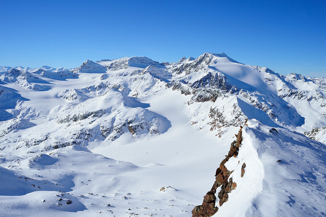 Snowy mountain scenery, Agglsspitze, Pflersch Valley, Stubai Alps, South Tyrol, Italy