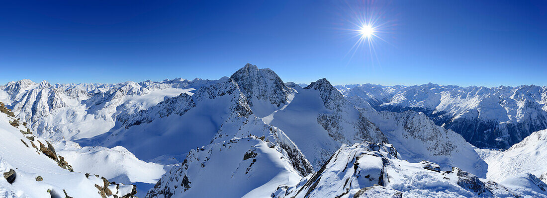 Panorama der Stubaier Alpen mit Wilde Leck und Ötztaler Alpen, Kuhscheibe, Stubaier Alpen, Tirol, Österreich