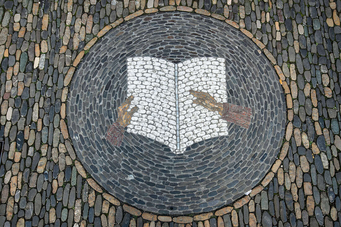 Mosaik aus Rheinkieselsteinen, Freiburg im Breisgau, Schwarzwald, Baden-Württemberg, Deutschland