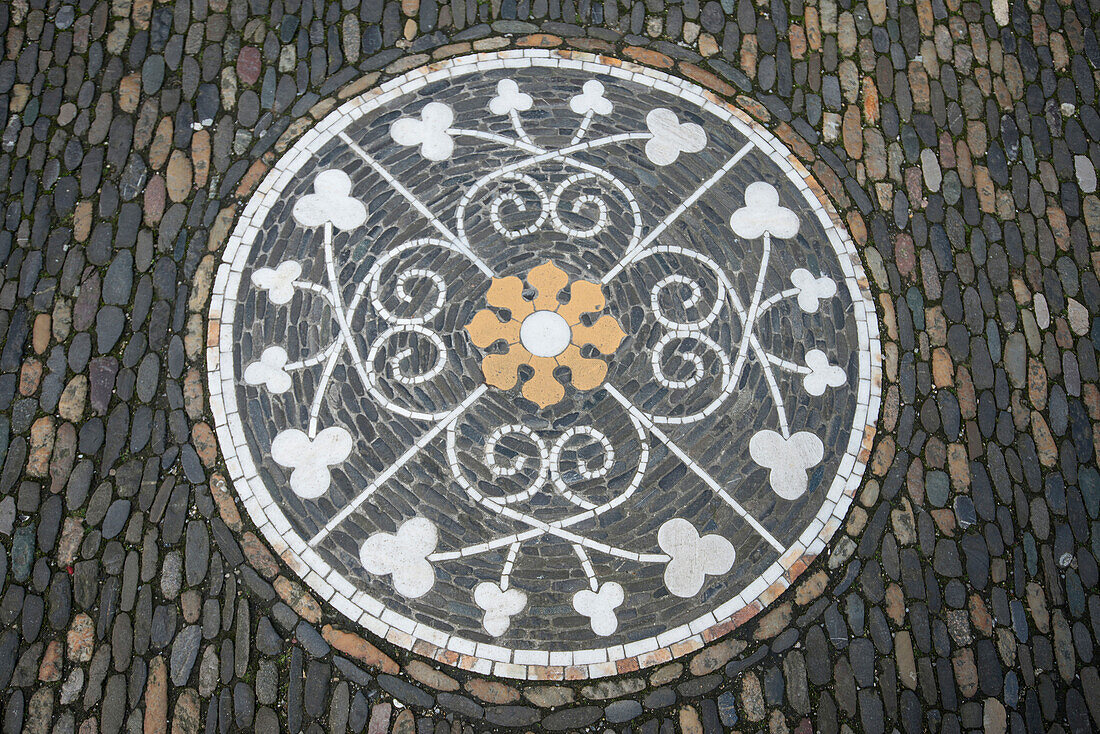 Mosaik aus Rheinkieselsteinen, Freiburg im Breisgau, Schwarzwald, Baden-Württemberg, Deutschland