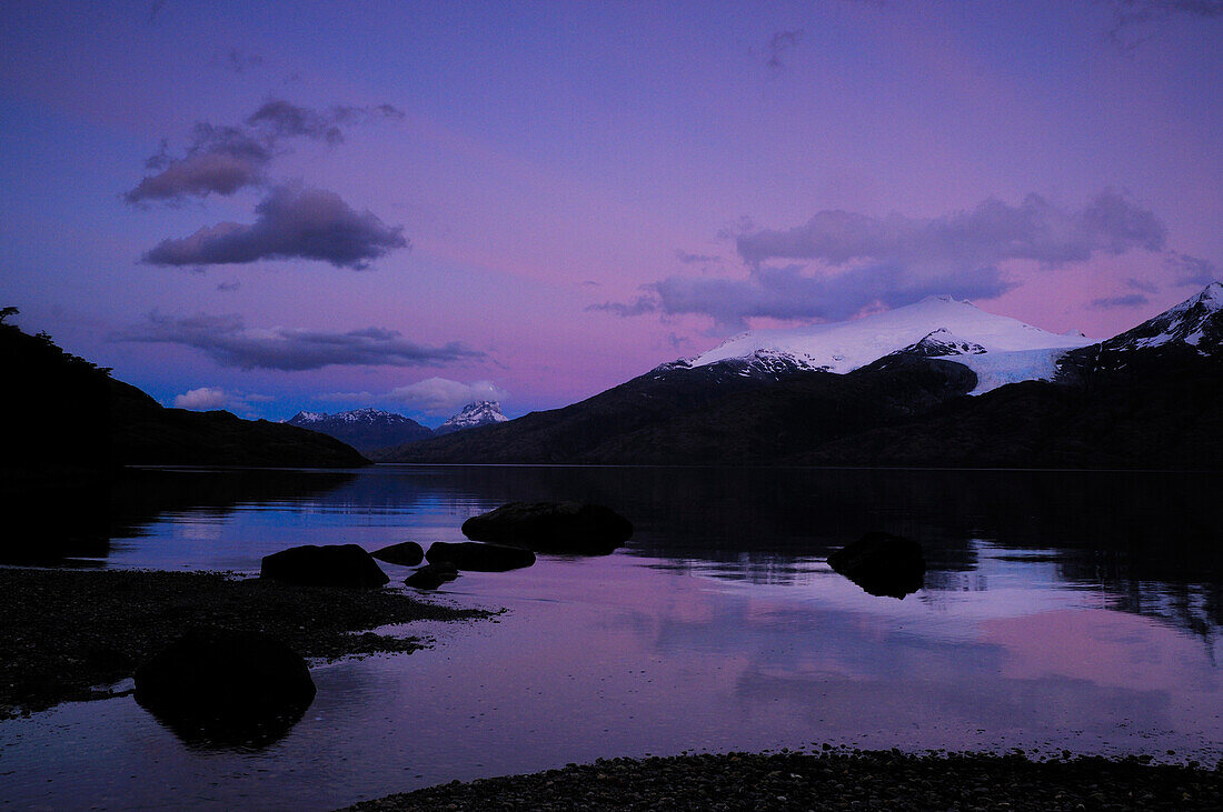 Caleta Escandallo im Abendlicht, Martinez Fjord, Feuerland, Chile