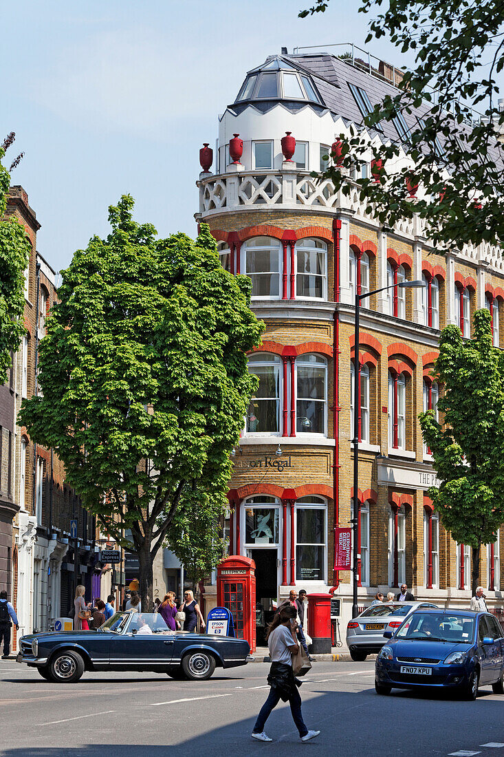 Strassenszene in der Clerkenwell Road, Clerkenwell, London, England, Vereinigtes Königreich