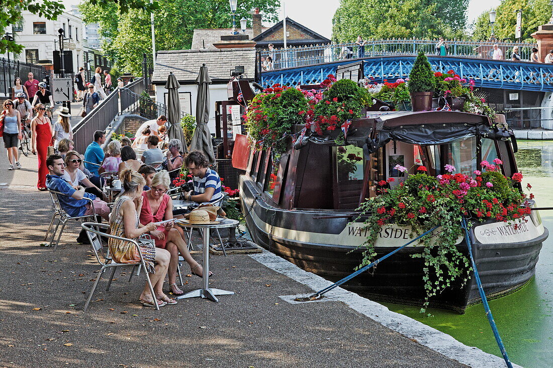 Bootcafes in Little Venice, Regent's Canal, Camden, London, England, Vereinigtes Königreich