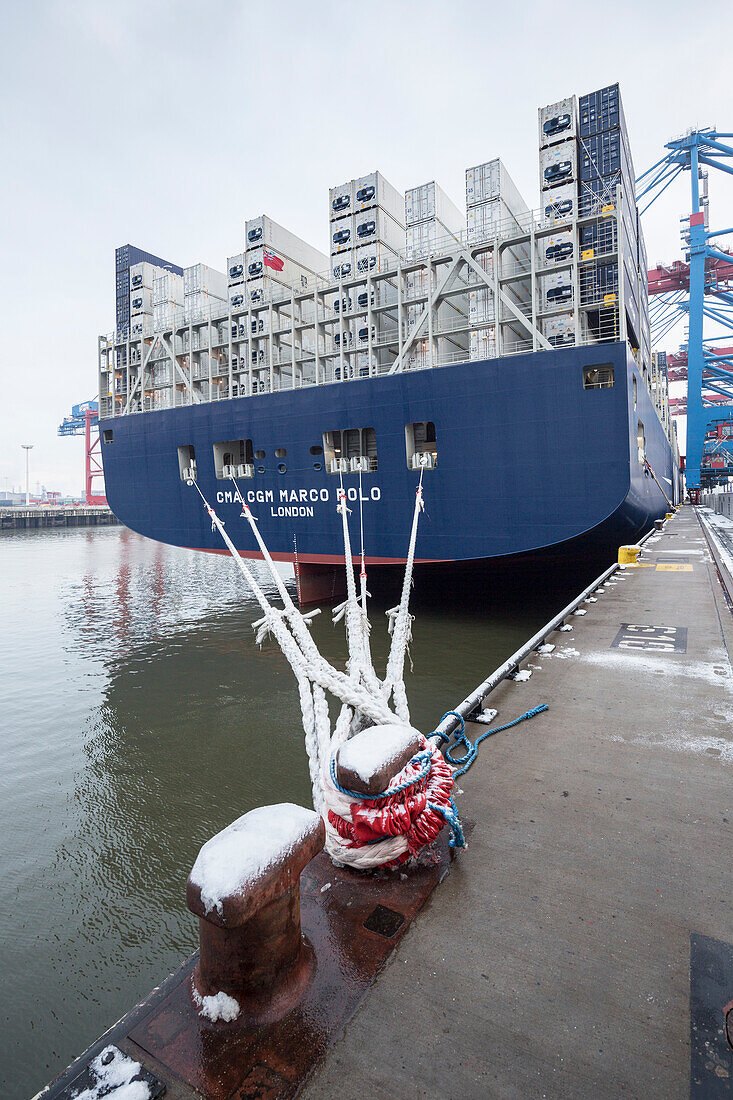 Beladen und Entladen des Containerschiffes CMA CGM Marco Polo im Container Terminal Burchardkai in Hamburg, Deutschland