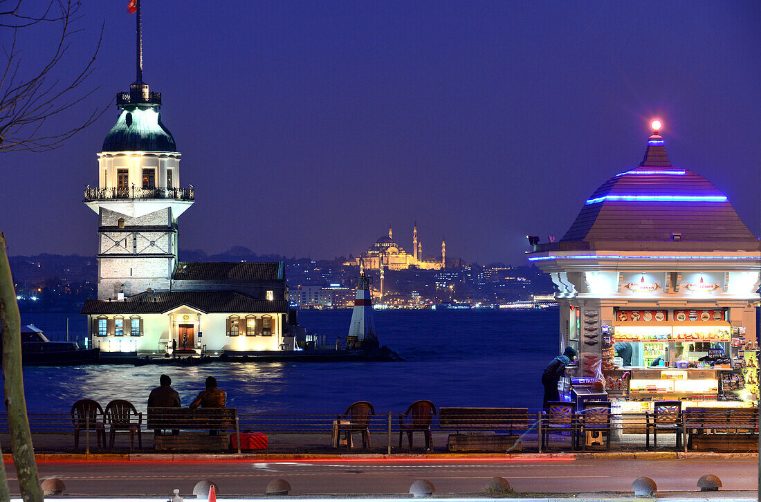Tower of Leandros (Kiz Kulesi) in the Bosphorus, Ueskuedar, Istanbul, Turkey