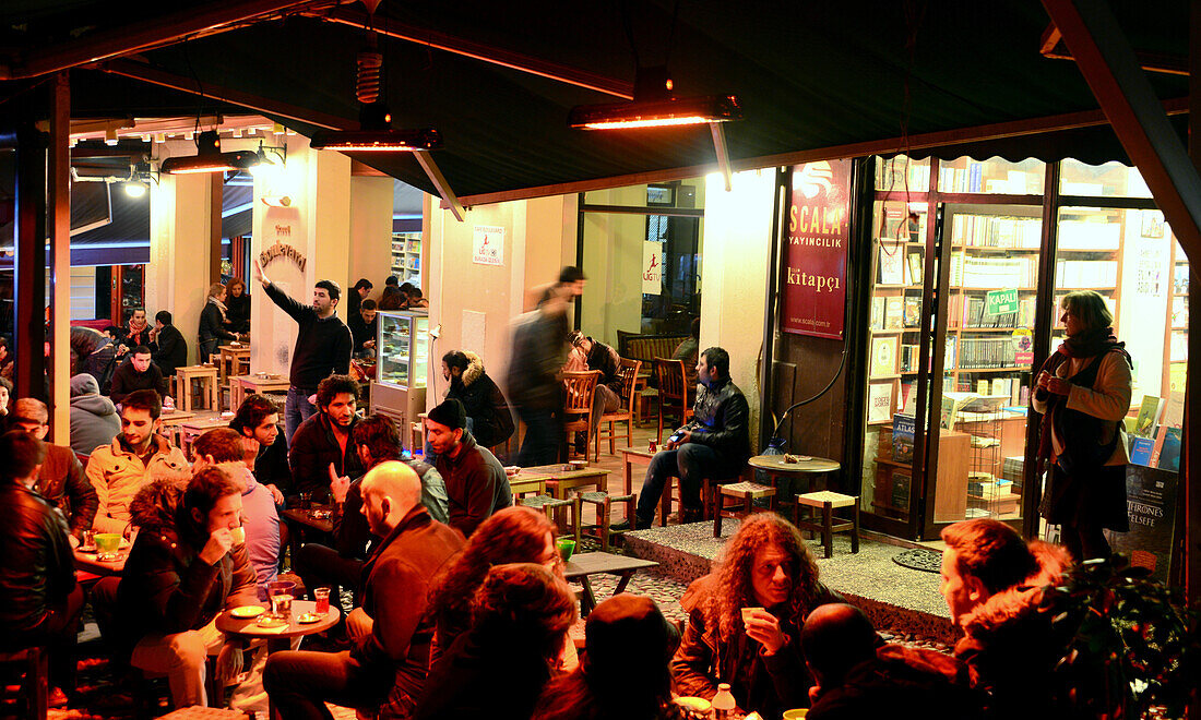 Guests in bars in the evening, Beyoglu, Istanbul, Turkey