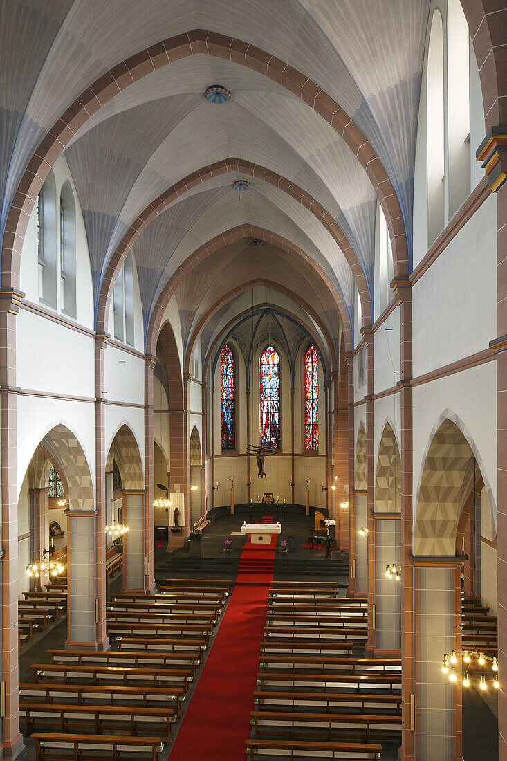 D-Oberhausen, Ruhr area, Lower Rhine, Rhineland, North Rhine-Westphalia, NRW, St. Marien church, catholic church, parish church, interior view, nave and choir, red carpet.