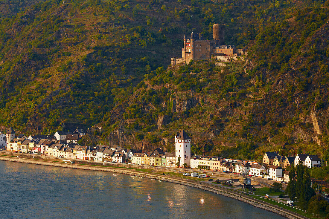 Blick von der Loreley auf den Rhein, St. Goarshausen, Burg Katz, Mittelrhein, Rheinland-Pfalz, Deutschland, Europa