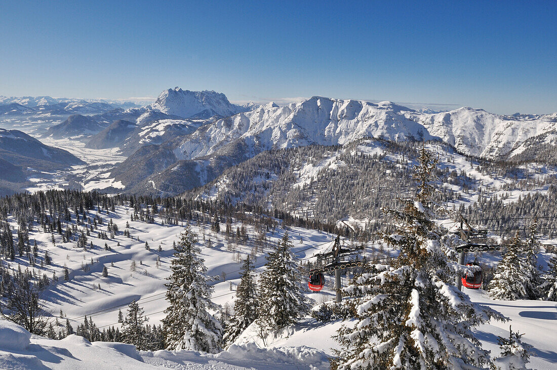Overhead cable car, Steinplatte ski area, Waidring, Tyrol, Austria