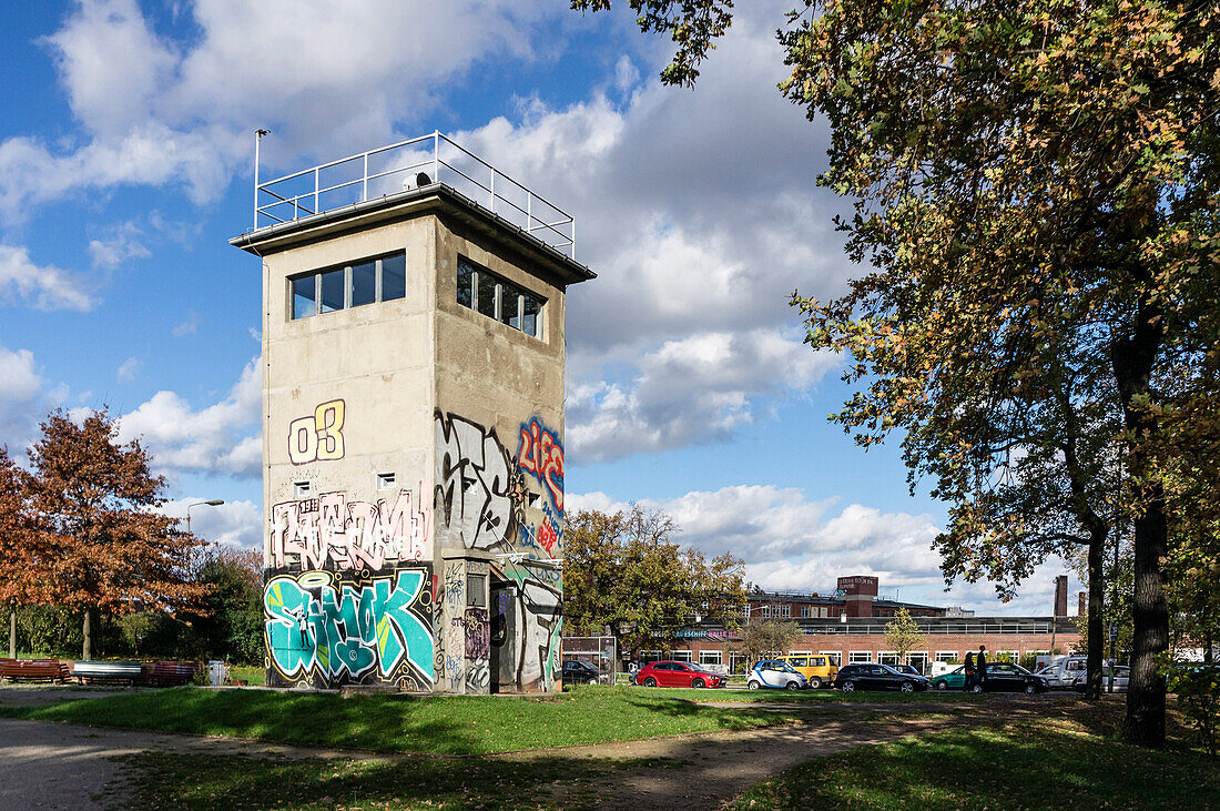 Ehemaliger DDR Wachturm in Kreuzberg, Berlin, Deutschland