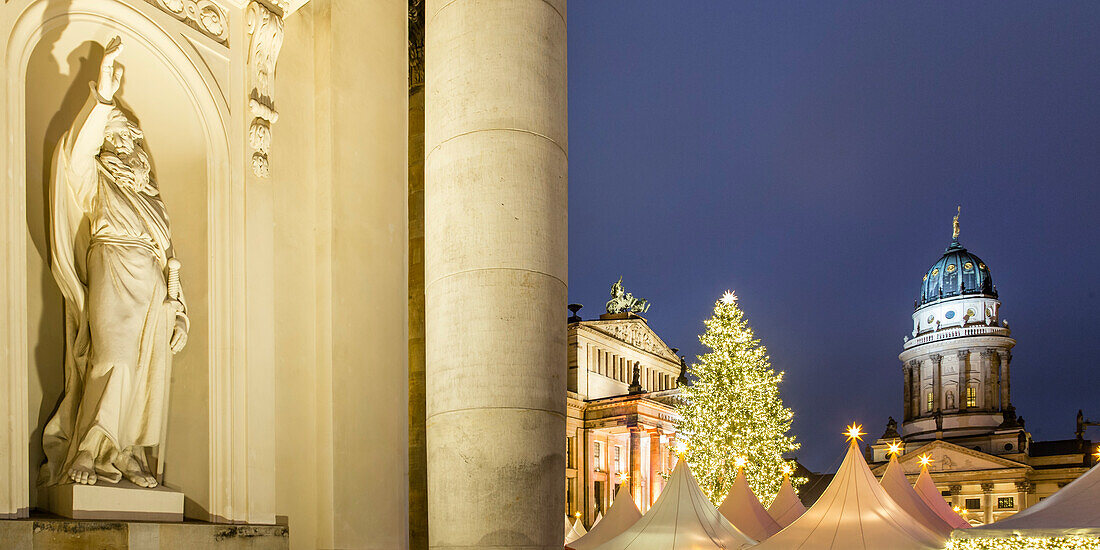 Christmas Market at Gendarmenmarkt, French cathedral, Berlin, Germany
