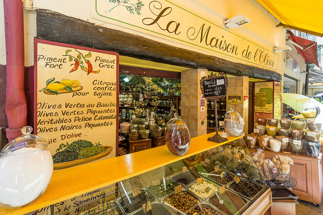 Gourmet Shop, Oliven, Nizza, Provence-Alpes-Côte d'Azur, Alpes-Maritimes, Frankreich, Europa