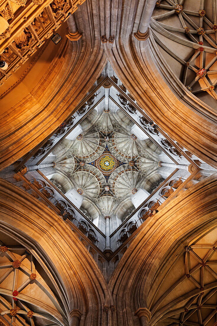 Gewölbe mit Vierungsturm, Kathedrale von Canterbury, Kent, England, Grossbritannien