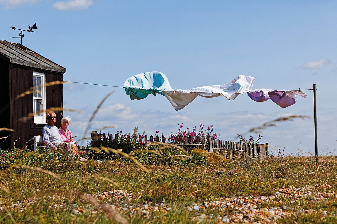 Wäsche an der Leine, Dungeness, Kent, England, Grossbritannien