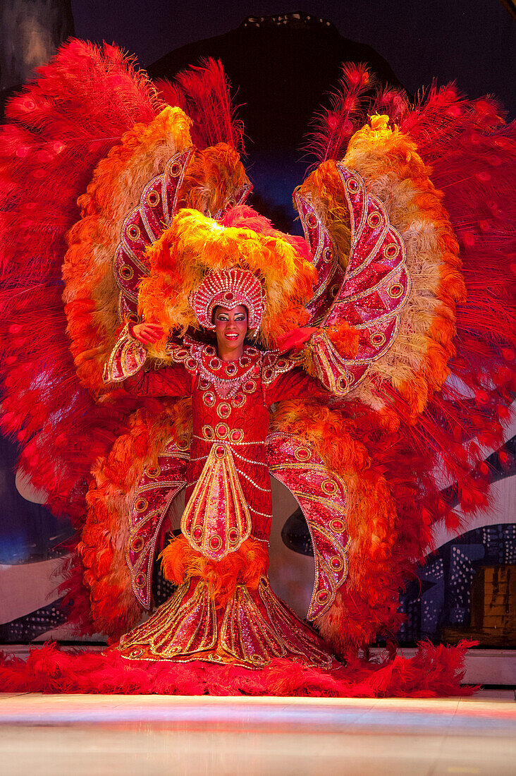 Tänzerin bei einer Samba und Folklore Show im Variete Plataforma Theater, Rio de Janeiro, Rio de Janeiro, Brasilien