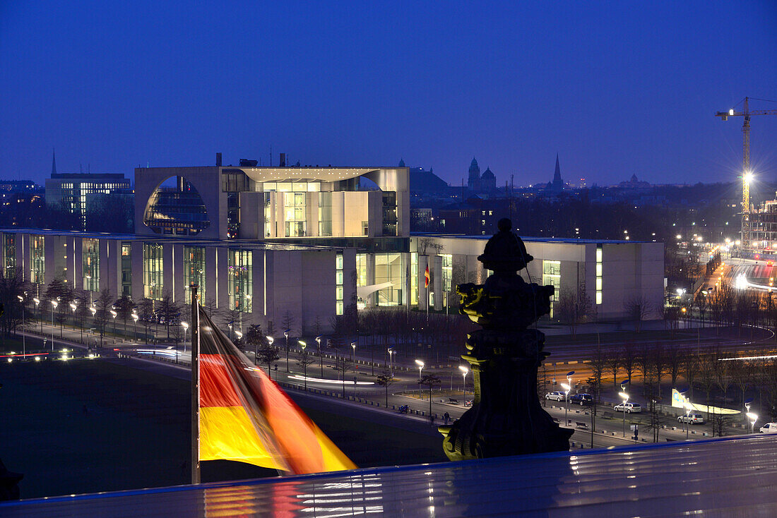 Bundeskanzleramt bei Nacht, Berlin, Deutschland