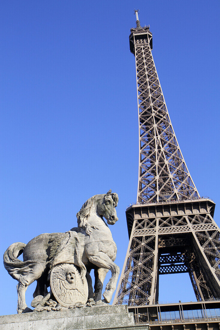 France, Europe, French, Paris, Seine River, Pont d'Iéna, Jena Bridge, sculpture, horse, Eiffel Tower,.