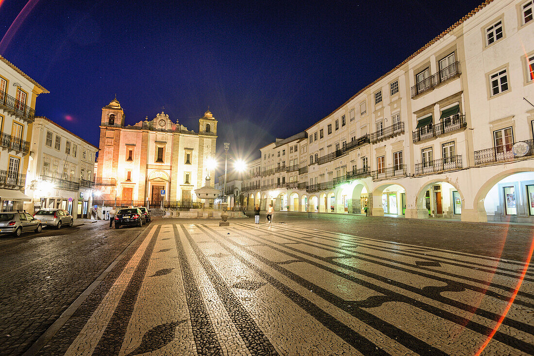 Giraldo Square and Church of San Antao, Evora, Alentejo, Portugal, Europe.