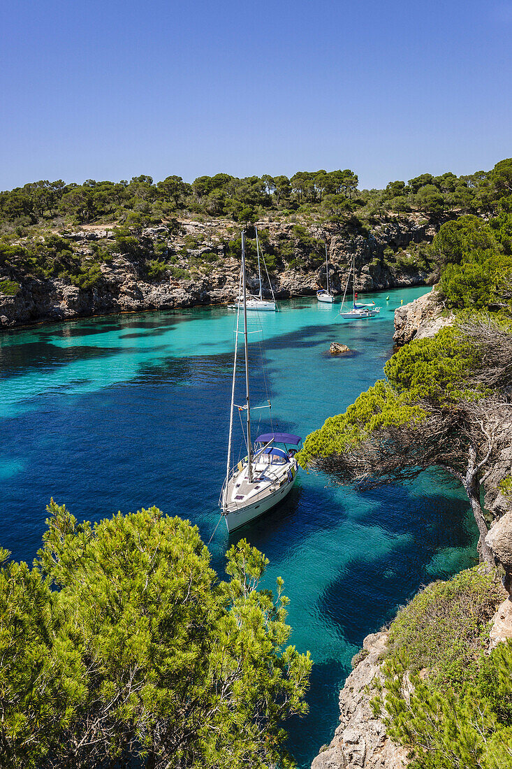 yachts anchored, Cala Pi, Llucmajor, Migjorn region. Mallorca. Balearic Islands. Spain.
