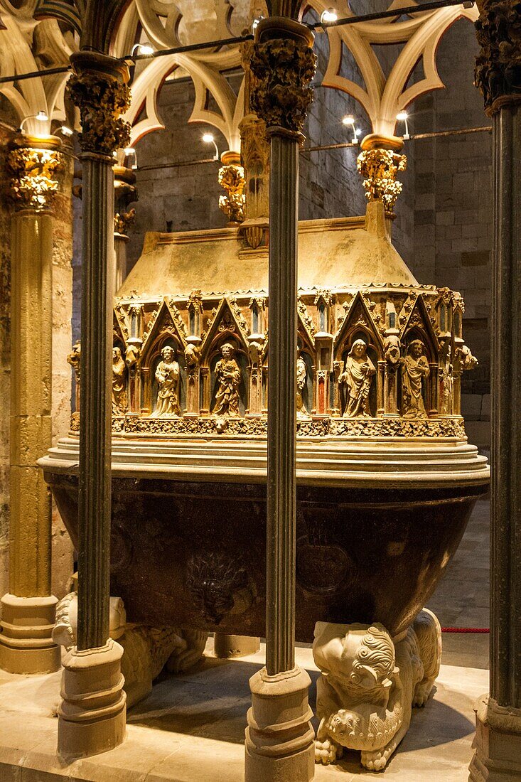 Royal tomb of Pere el Gran, of Royal Monastery of Santa Maria de Santes Creus. XIIIth century. Aiguamurcia, Alt Camp, Tarragona, Catalonia, Spain.