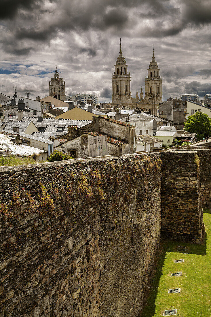 Roman wall and Cathedral church, Lugo, Galicia, Spain
