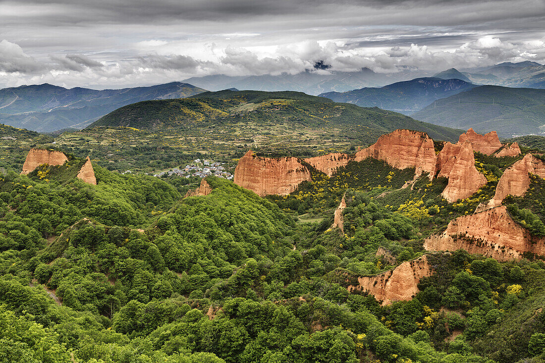 Nature landscape, Las Médulas Roman gold mining, World Heritage Site, El Bierzo, Leon province, Castilla-Leon, Spain