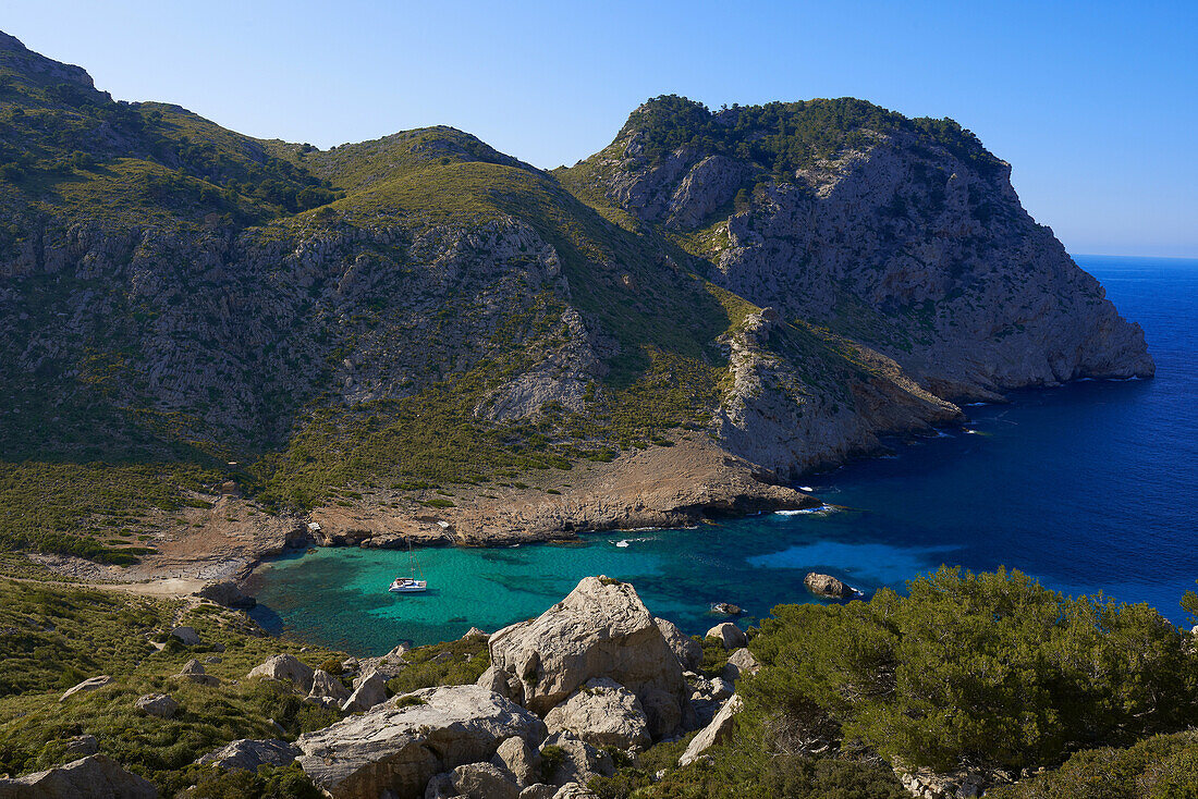 Cala Figuera, Cabo de Formentor, Formentor Cape, Serra de Tramuntana, UNESCO World Heritage Site, Mallorca Island, Majorca, Balearic Islands, Spain, Europe.