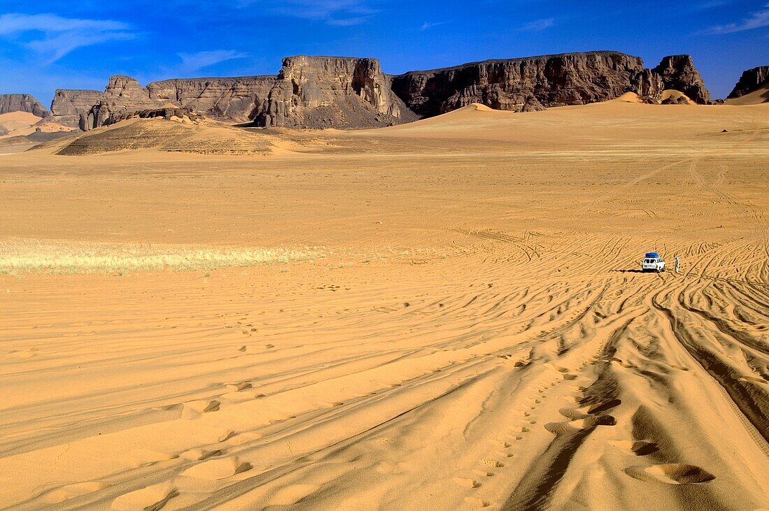 'Akakus Mountains; Dunes; Scenery; Libyan Desert; Libyan Arab Jamahiriya.'