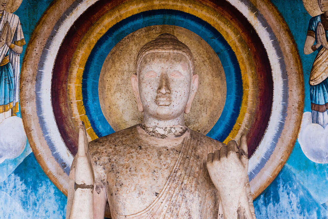 Statue at Ruvanvelisaya Dagoba, Mahavihara (The Great Monastery), Anuradhapura, UNESCO World Heritage Site, Cultural Triangle, Sri Lanka, Asia