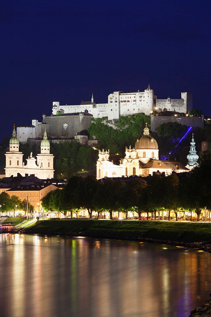 Old Town, UNESCO World Heritage Site, with Hohensalzburg Fortress and Dom Cathedral and the River Salzach at dusk, Salzburg, Salzburger Land, Austria, Europe