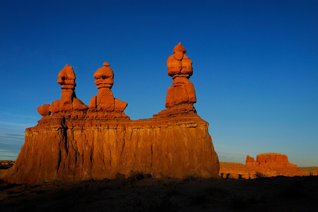 SANDSTONE FORMATIONS IN GOBLIN VALLEY STATE PARK, UTAH, USA