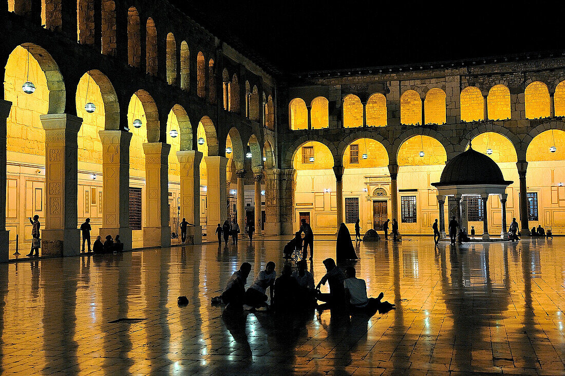 Syria, Damascus, October 2010. Umayyad Mosque, arcades