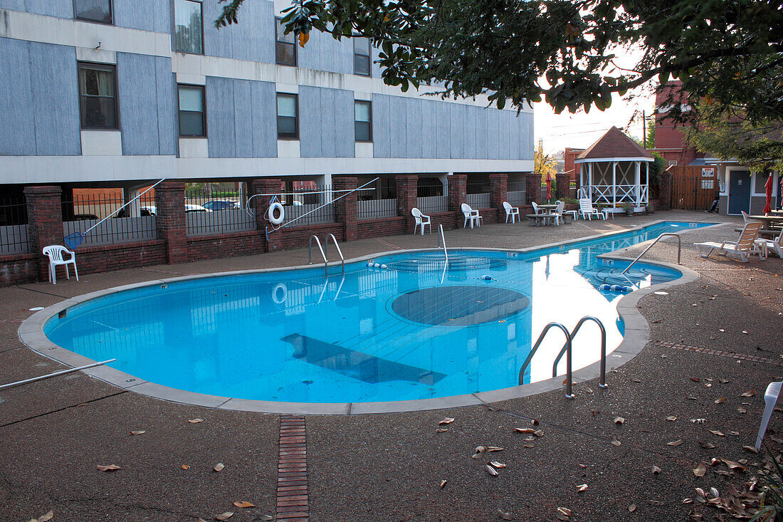 Swiming pool shaped like a guitar, Music Row, Nashville, Tennessee, USA