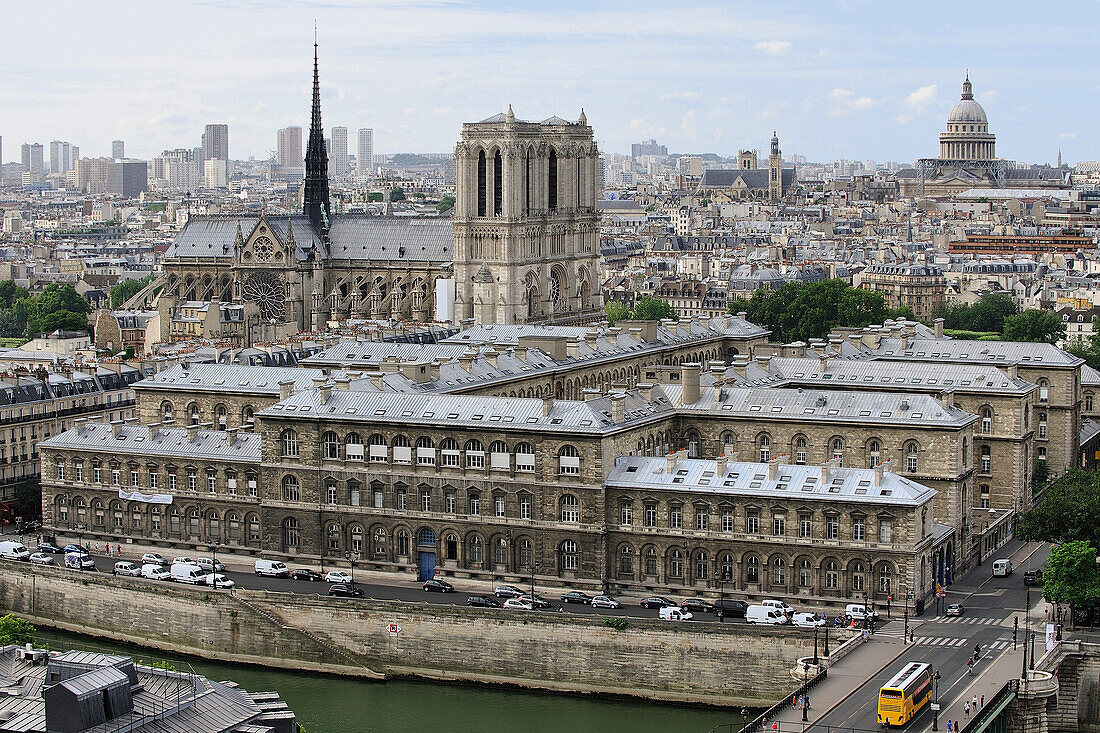 France, Paris, Bird's eye view of Paris from the Tour Saint-Jacques