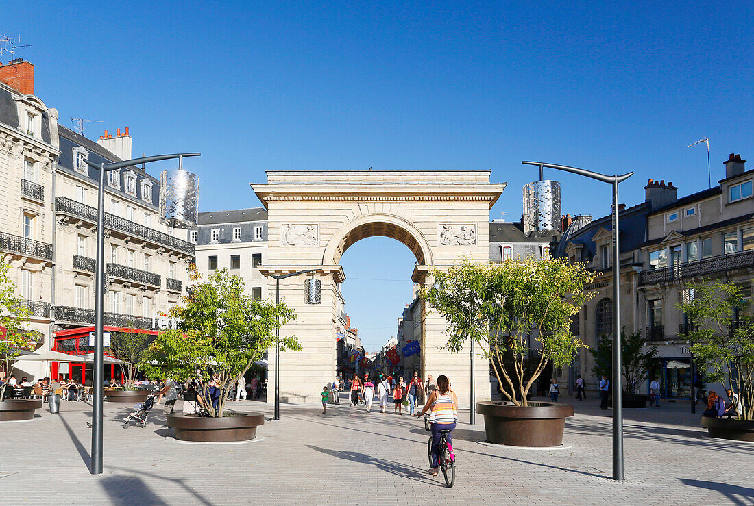 Cote d'Or. Dijon. Darcy. The Arc de Triomphe.