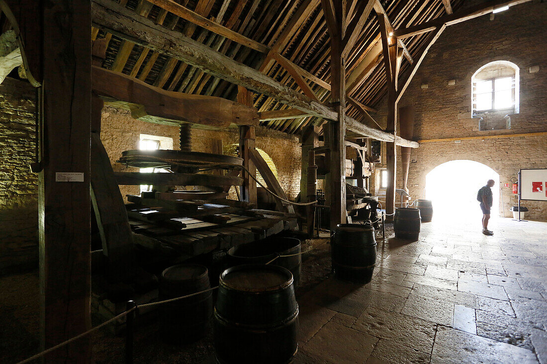 Cote d'Or. Beaune. Hospices (Hôtel-Dieu). The Wine Museum. Tourists watching the presses.