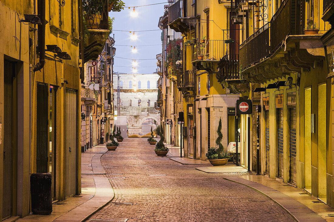 'Corso Porta Borsaari; Verona, Italy'