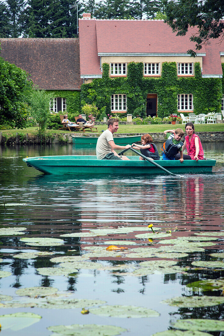 Boat ride on the loir in front of the bed breakfast la place saint-martin, marboue, eure-et-loir (28), france