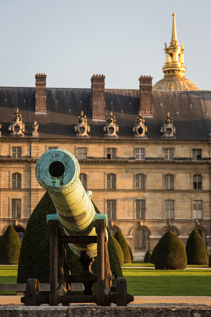 Old cannon at the army museum, hotel des invalides, 7th arrondissement, paris, france