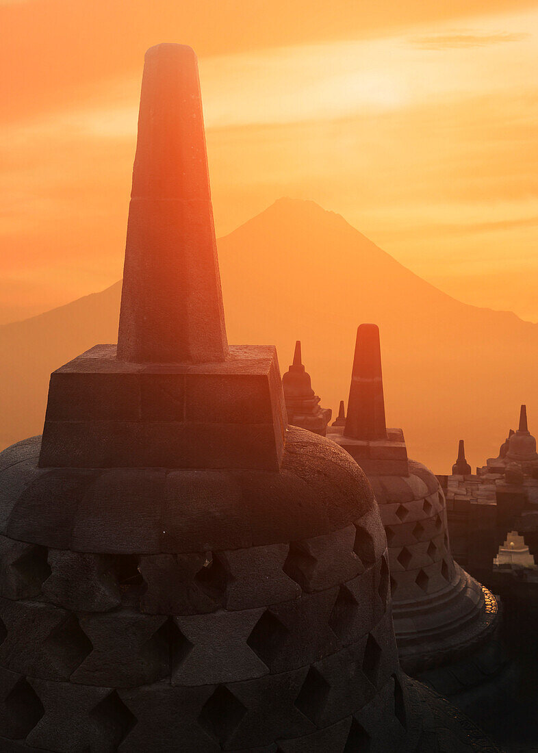 Borobudur Buddhist Temple, UNESCO World Heritage Site, Java, Indonesia, Southeast Asia, Asia