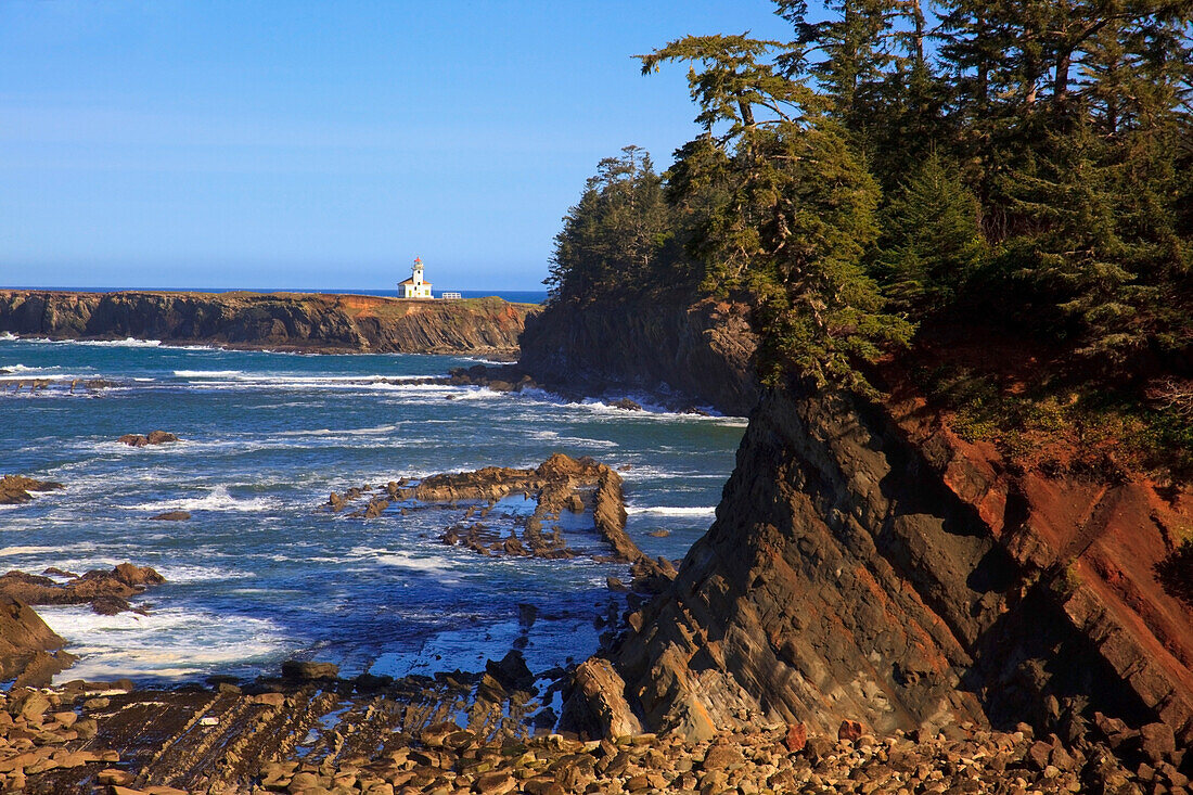 'Oregon, United States Of America; Cape Arago Lighthouse At Shore Acres State Park Along The Coast Of The Pacific Ocean'