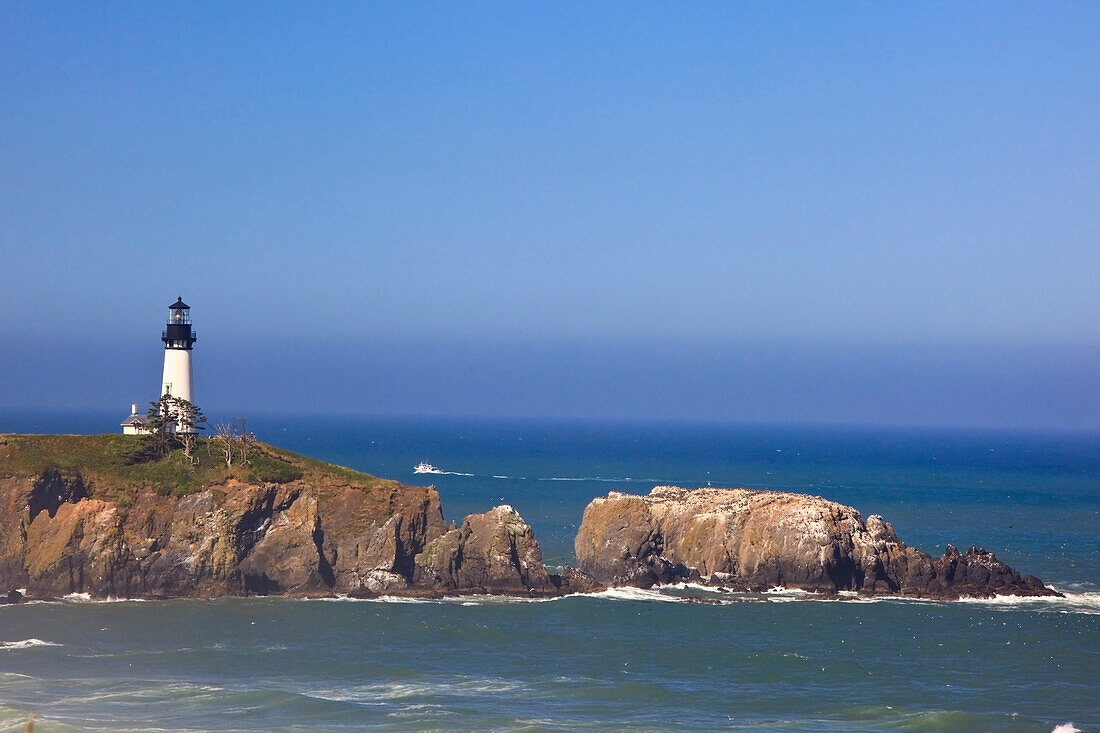 'Yaquina Head Lighthouse On The Coast; Oregon, Usa'