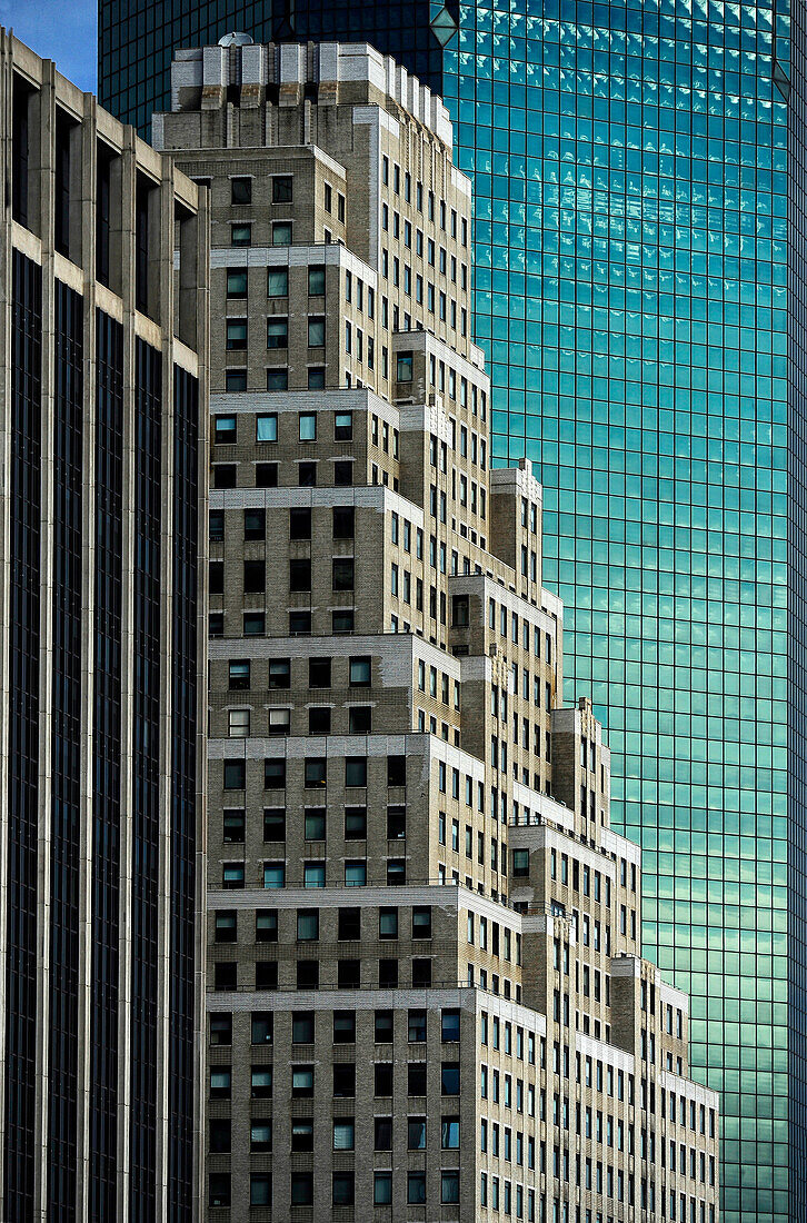 Photo telephoto of three towers of brick, glass and concrete Wall Street, Manhattan